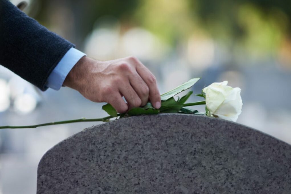 WAYS TO SAVE ON FUNERAL COSTS